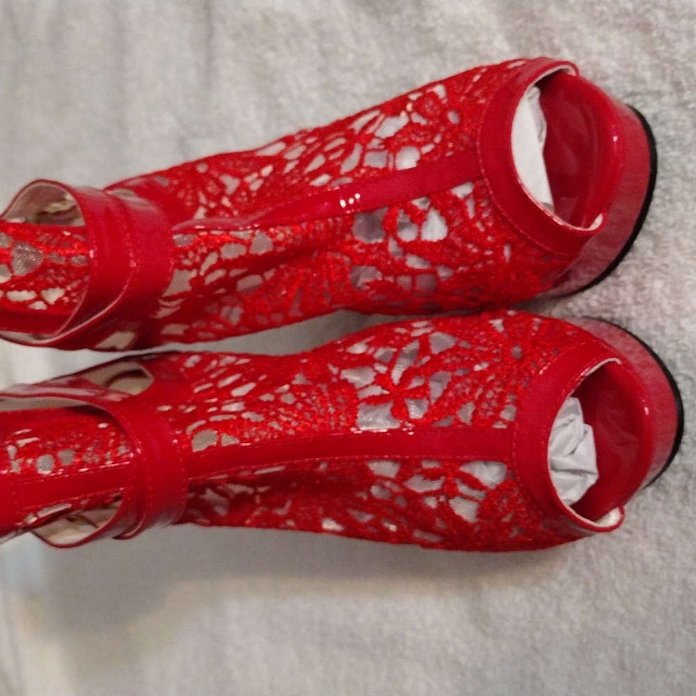 Shoes - Picture 4 of 4
